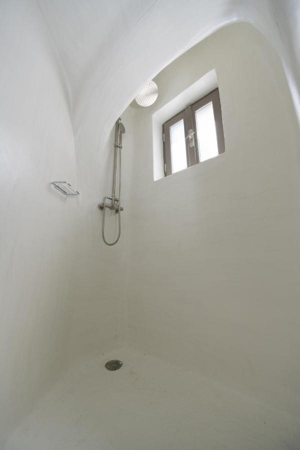 Astrea Suites "Ostria Cave Villa-Outdoor Jacuzzi" Oía Zewnętrze zdjęcie