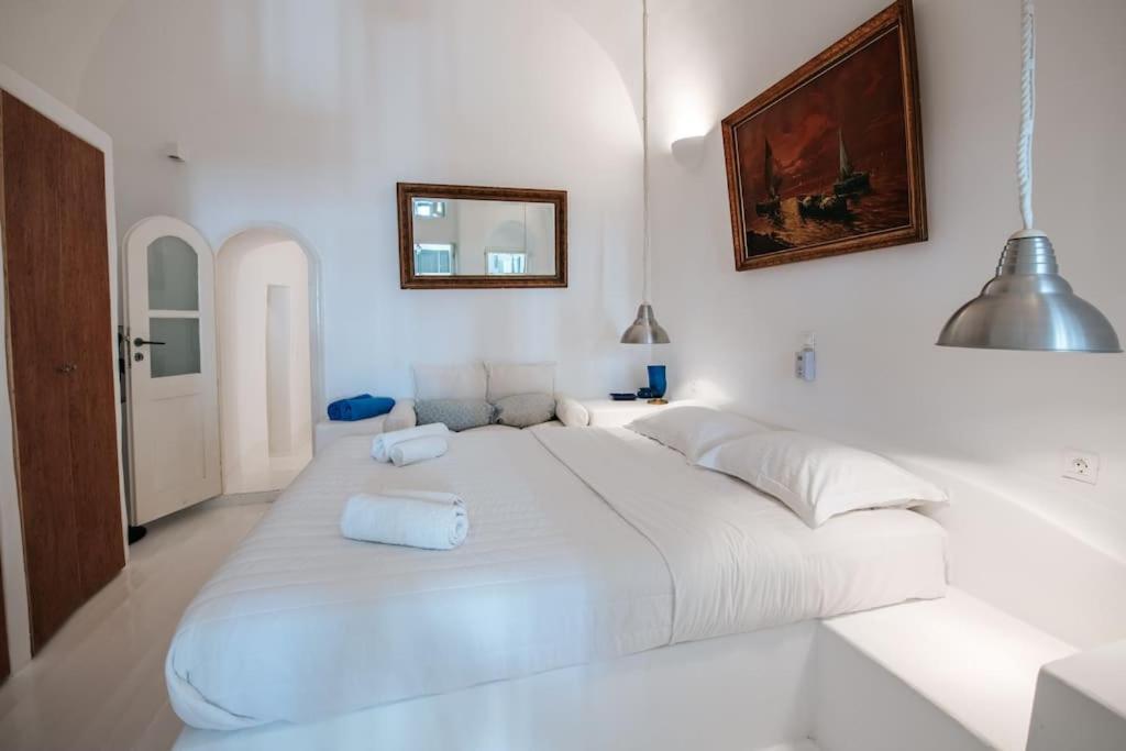 Astrea Suites "Ostria Cave Villa-Outdoor Jacuzzi" Oía Zewnętrze zdjęcie